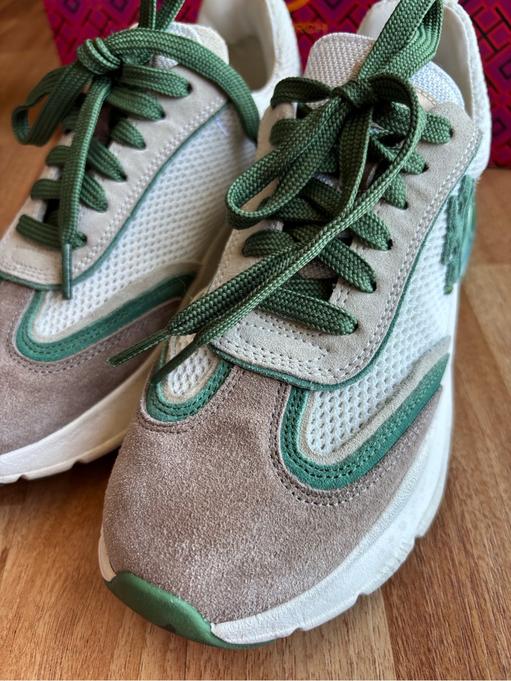 Tory Burch Green Good Luck Low-Top Sneakers - Picture 9 of 16